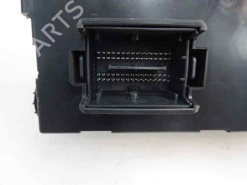 Used Fuse box Fuse box 10109297 10109297