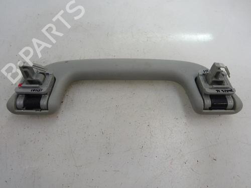 Venstre fortil invendig håndtag TOYOTA YARIS (_P9_) 1.0 VVT-i (KSP90_, KSP90R) (69 hp) 11429707