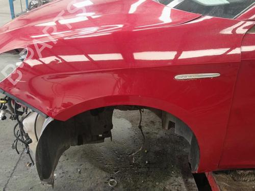 Guarda-lamas esquerdo Guarda-lamas esquerdo ALFA ROMEO GIULIETTA (940_) 1.4 TB (940FXB1A, 940FXB11) (170 hp) 35745705 35745705