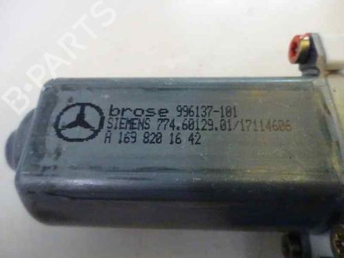 Rudehejsemotor forskærm højre MERCEDES-BENZ A-CLASS (W169) A 180 CDI (169.007, 169.307) (109 hp) 2708575