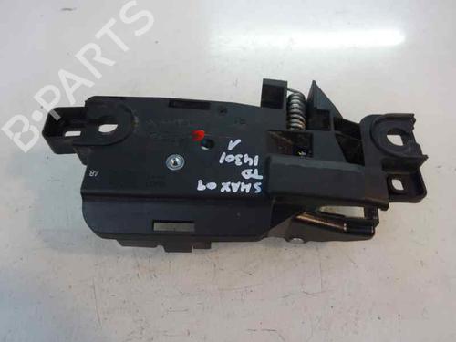 Used Rear right interior door handle Rear right interior door handle 7204013 7204013