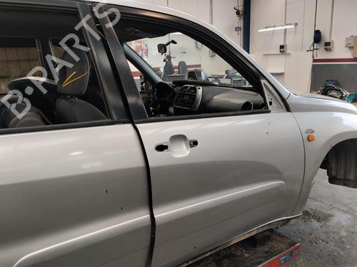 Puerta delantera derecha TOYOTA RAV 4 II (_A2_) 2.0 D 4WD (CLA20_, CLA21_) (116 hp) 2002 |