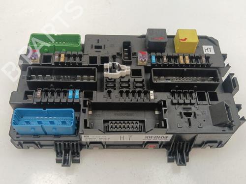 Used Fuse box Fuse box 38683895 38683895