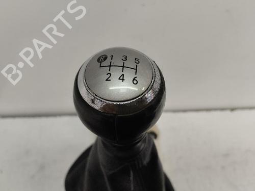 Used Gear lever TOYOTA URBAN CRUISER (_P1_) 1.4 D-4D (NLP110_, NLP110R) (90 hp) 17084139