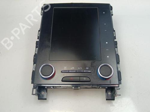 display-monitor-renault-megane-iv-hatchback-b9amn_-2015-35744935 main image