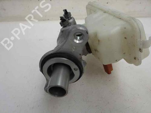 Used Brake master cylinder PEUGEOT 208 I (CA_, CC_) 1.2 GPL (82 hp) 7108146