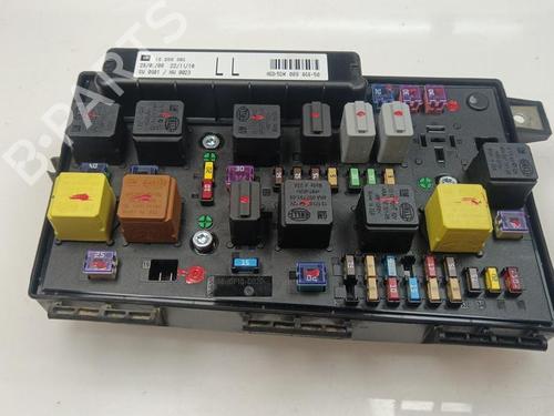 Used Fuse box Fuse box 35743609 35743609