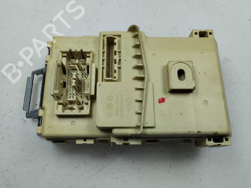 Used Fuse box Fuse box 18099789 18099789