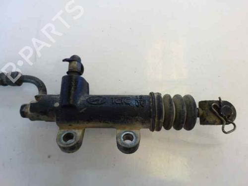 Used Clutch slave cylinder HYUNDAI SANTA FÉ I (SM) 2.0 CRDi (113 hp) 14172902
