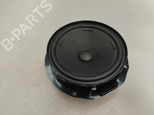 Used Radio VW GOLF VII (5G1, BQ1, BE1, BE2) 1.4 TSI (125 hp) 18475456