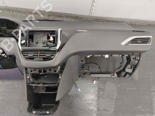 Used Dashboard PEUGEOT 208 I (CA_, CC_) 1.2 THP 110 (110 hp) 28025220