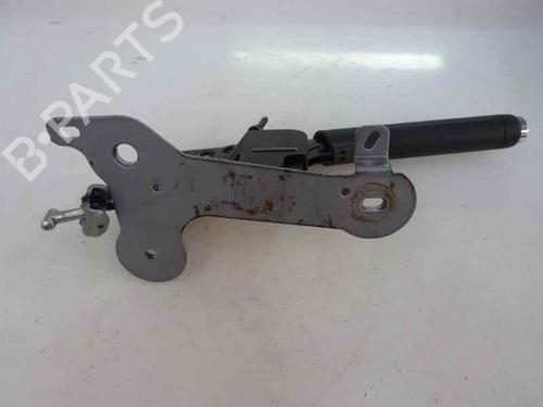 Używane Hamulec ręczny PEUGEOT 208 I (CA_, CC_) 1.6 HDi / BlueHDi 75 (75 hp) 10115530