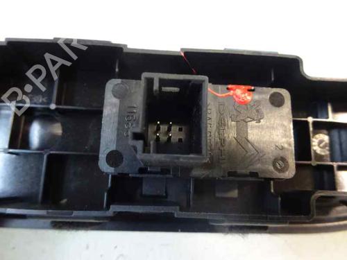 Right front window switch CITROËN C5 III (RD_) 2.0 HDi (RDRHD8, RDRHDJ, RDRHR8, RDRHRJ) | BP9370788I26 - Image 1