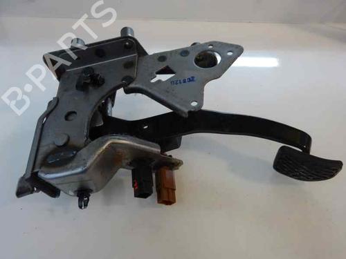 Used Break pedal NISSAN JUKE (F15) 1.5 dCi (110 hp) 8797448