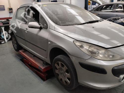 Fuse box PEUGEOT 307 (3A/C) 1.6 HDi 110 | BP13250981E1