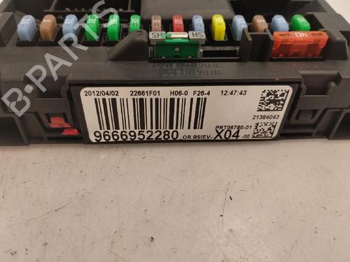 Used Fuse box Fuse box 13539462 13539462