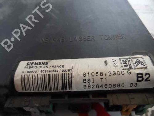 Used Fuse box Fuse box 353677 353677