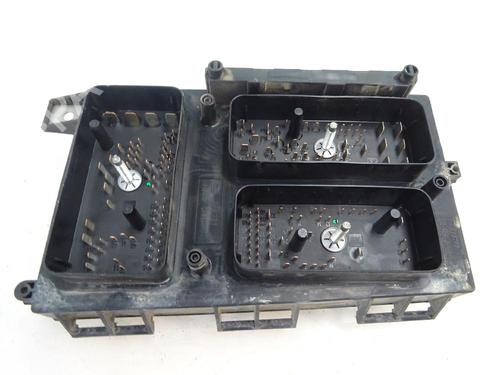 Used Fuse box Fuse box 10508100 10508100