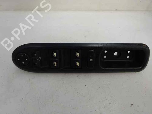 Venstre fortil elrude kontakt PEUGEOT 407 (6D_) 2.0 HDi 135 (6DRHRH, 6DRHRE, 6DRHRG, 6DRHRJ) (136 hp) 9073963