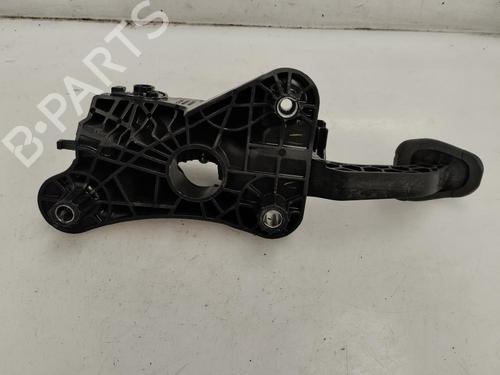 Used Clutch pedal DACIA SANDERO II [2012-2025]  15606495
