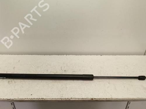 Used Tailgate lift support VOLVO XC60 II (246) D4 AWD (190 hp) 31826883