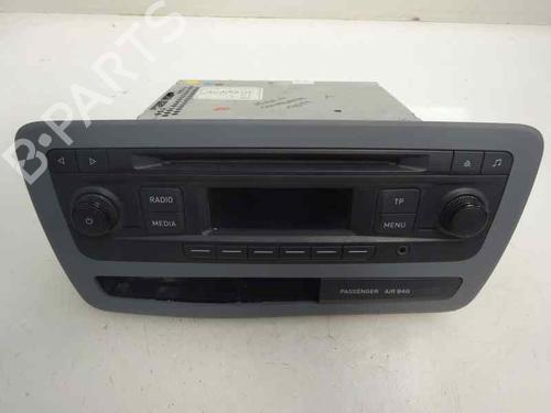 Used Radio Radio 8234836 8234836