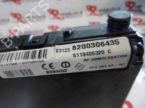 Used Fuse box Fuse box 585580 585580