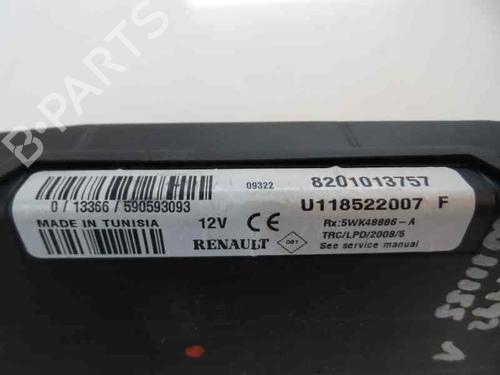 sikringsdaseel-central-dacia-sandero-15-dci-8201013757-2010-1-2008-355010 main image
