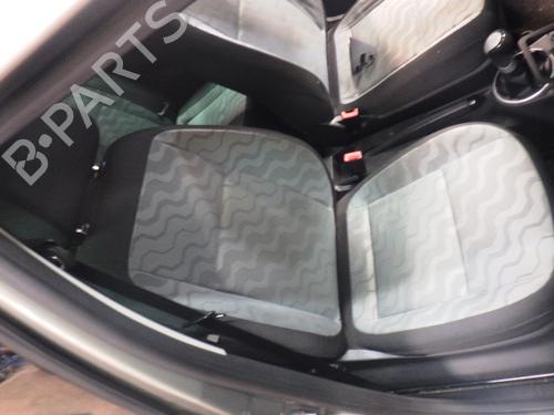 Sæde højre fortil Sæde højre fortil SKODA FABIA II (542) 1.2 (70 hp) 33237860 33237860