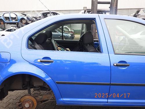 Dør høyre bak VW BORA I (1J2) 1.6 (101 hp) 25205945
