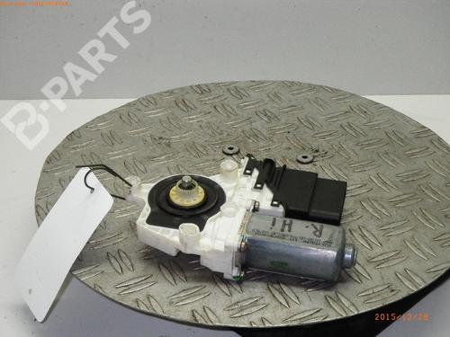 Used Right rear window motor VW GOLF IV (1J1) 1.4 16V (75 hp) 749310