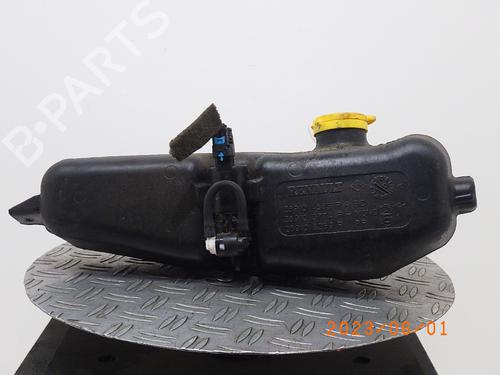 Used Windscreen washer tank DACIA SANDERO II TCe 90 (B8M1, B8MA, B8AC) (90 hp) 13384081
