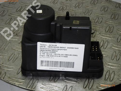 Used Central lock pump MERCEDES-BENZ C-CLASS (W202) C 180 (202.018) (122 hp) 974493