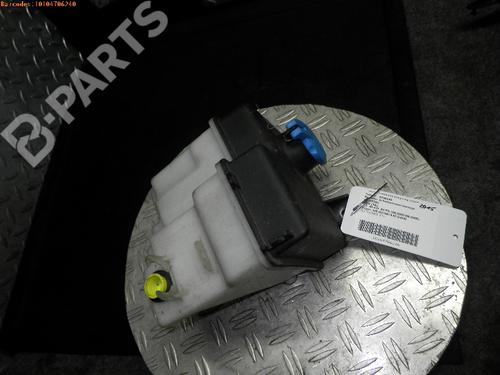 Used Windscreen washer tank HYUNDAI GETZ (TB) 1.1 (63 hp) 1755575