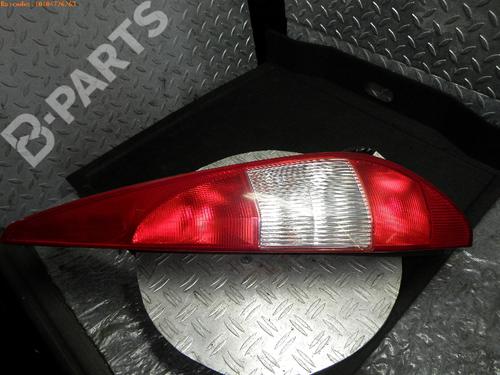 Used Right taillight FORD MONDEO III Turnier (BWY) 1.8 16V (125 hp) 749127