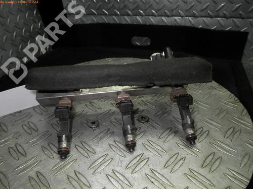 Used Injection rail OPEL AGILA (A) (H00) 1.0 (F68) (60 hp) 977111