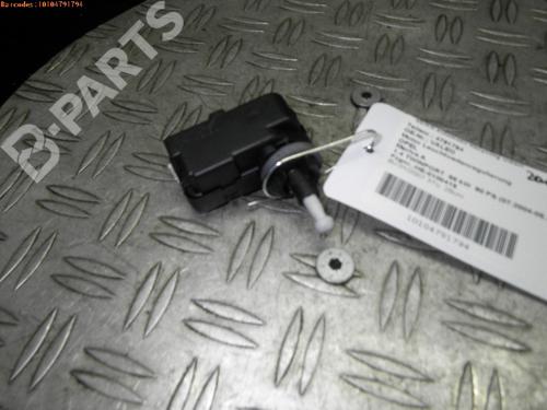 Used Headlight adjuster motor OPEL MERIVA A MPV (X03) 1.4 16V Twinport (E75) (90 hp) 979060