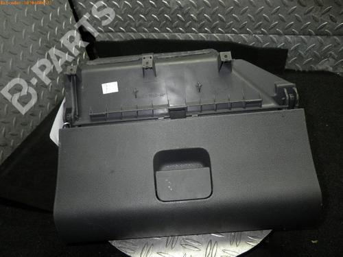 Used Glove box VW POLO (9N_, 9A_) 1.2 12V (64 hp) 979669