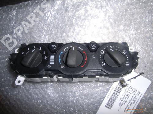 Used Climate control FORD FOCUS III Turnier 1.6 Ti (105 hp) 1790020