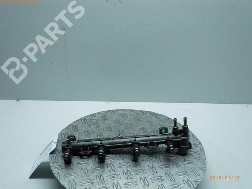 Used Injection rail VW GOLF IV (1J1) 1.4 16V (75 hp) 982733
