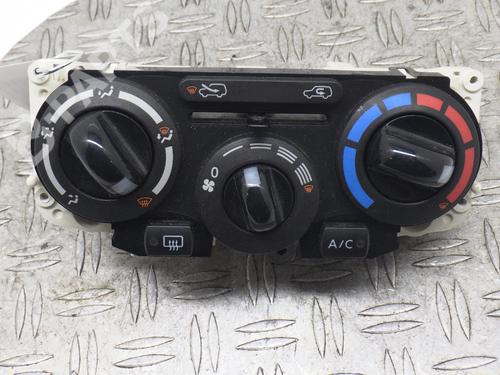 Used Climate control NISSAN MICRA III (K12) 1.2 16V (65 hp) 984291