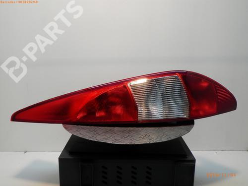 Used Right taillight FORD MONDEO III Turnier (BWY) 2.0 16V (146 hp) 744572