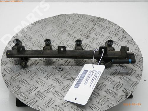 Used Injection rail KIA CARENS II MPV (FJ) 1.6 (105 hp) 945932