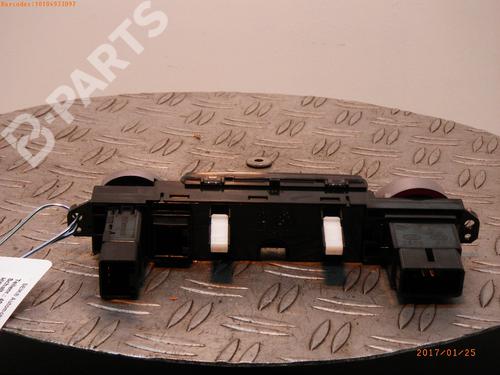 Used Warning switch HYUNDAI i20 I (PB, PBT) 1.2 (78 hp) 946250