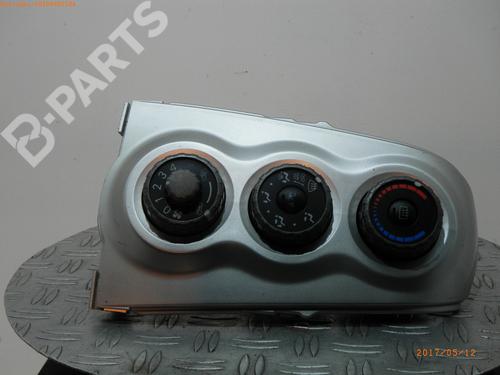Commande Chauffage TOYOTA YARIS (_P9_) 1.0 VVT-i (KSP90_, KSP90R) (69 hp) 953322