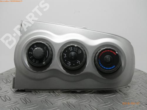 AC-Styringsenhed/Manøvreenhed TOYOTA YARIS (_P9_) 1.3 VVT-i (SCP90_, SCP90R) (87 hp) 1000144
