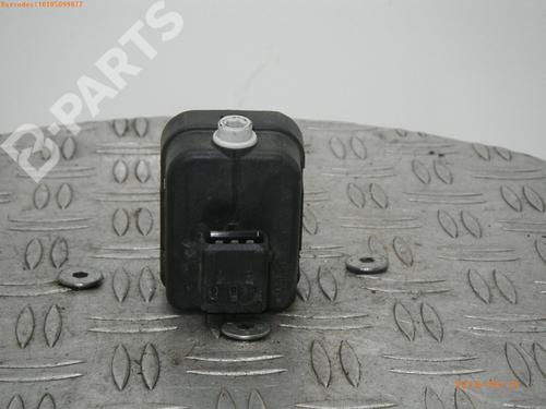 Used Headlight adjuster motor TOYOTA YARIS (_P9_) 1.33 VVT-i (NSP90_, NSP90R) (100 hp) 1511315