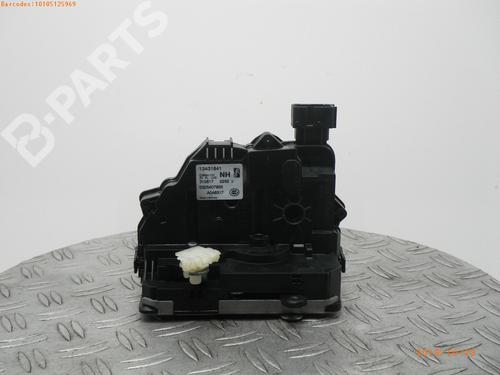 Venstre fortil lås OPEL CORSA E (X15) 1.4 (08, 68) (75 hp) 2814383