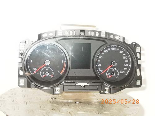 Used Instrument cluster VW GOLF VII (5G1, BQ1, BE1, BE2) 1.6 TDI (105 hp) 26301957