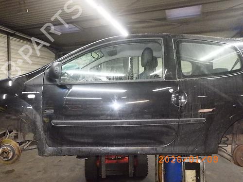Porte avant gauche RENAULT TWINGO II (CN0_) 1.2 (CN0D) (58 hp) 31352411